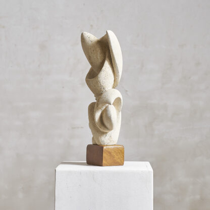 Sculpture aux volutes