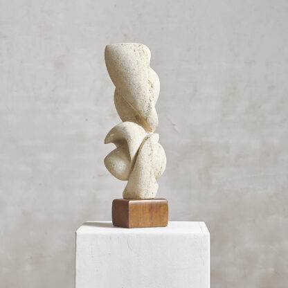 Sculpture aux volutes