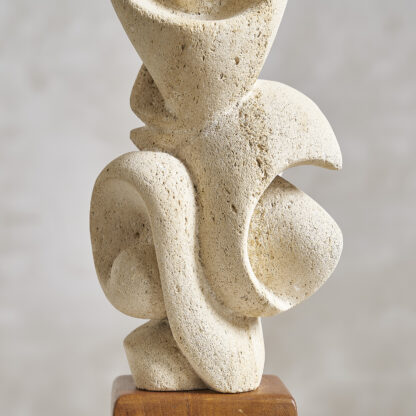 Sculpture aux volutes